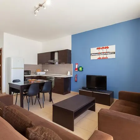 Spacious Pv Close To Clubs & Schools With Wifi By 360 Estates Apartment Saint Julian's