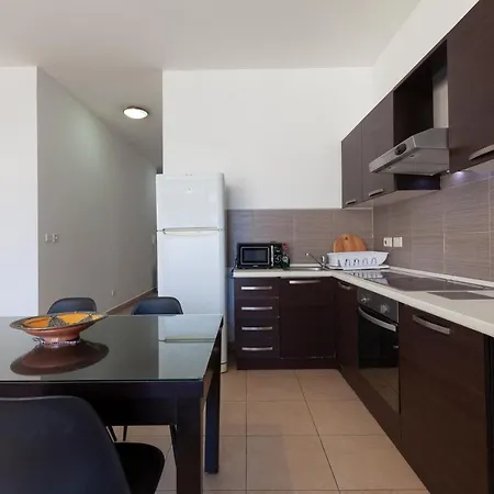 Paceville Nightlife & Apartment