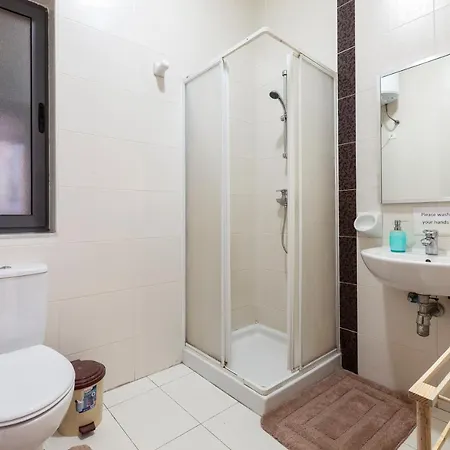 Spacious Pv Close To Clubs & Schools With Wifi By 360 Estates *