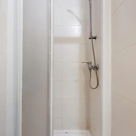 Spacious Pv Close To Clubs & Schools With Wifi By 360 Estates *