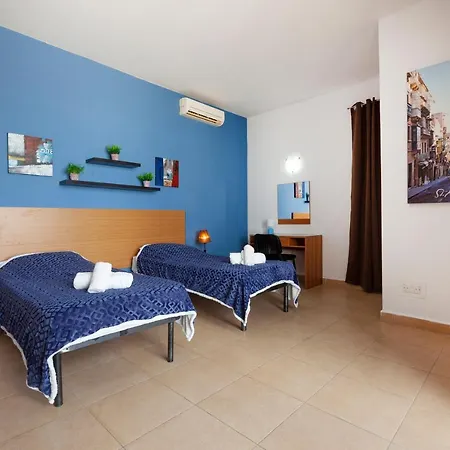 Paceville Nightlife & Apartment